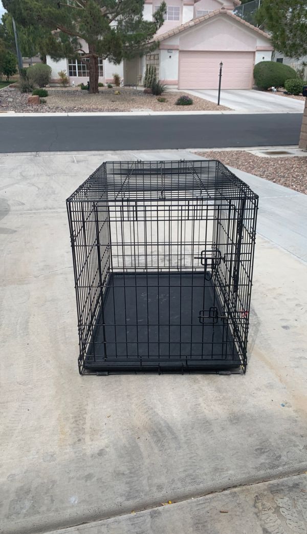 Medium size dog kennel for Sale in Las Vegas, NV OfferUp