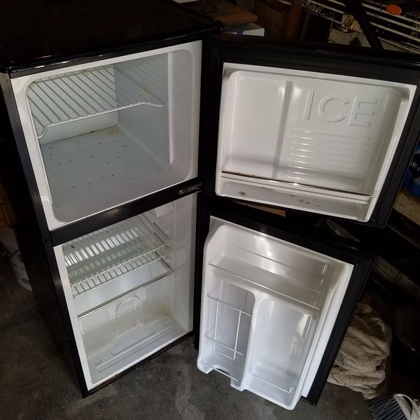 Dorm Size Refrigerator Freezer Big 4.0 CuFt. for Sale in Renton, WA