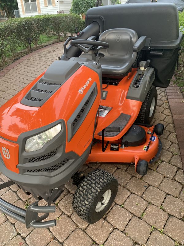 Husqvarna YTH24V48 24HP Vtwin Hydrostatic 48in for Sale in Kansas