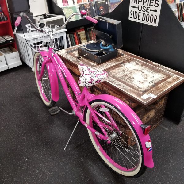 hello kitty beach cruiser 26