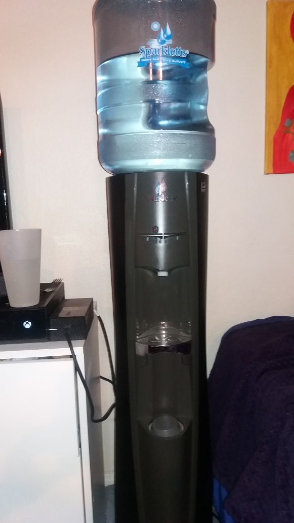 [Sparkletts Water Dispenser]BEST OFFER! Only Hot water works at the