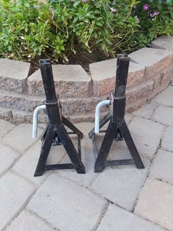 Craftsman Jack stand 21/4 Ton for Sale in Phoenix, AZ OfferUp