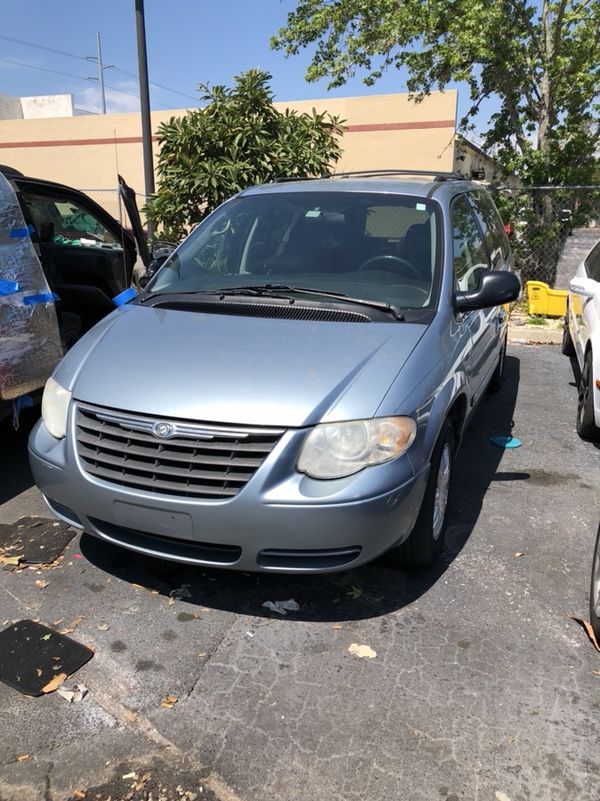 06 Town N Country 1000 Cash Car Trade In For Sale In