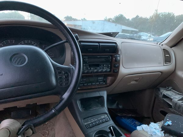 2000 Mountaineer Mercury (Parts For Sale Only!!!!) for Sale in Houston