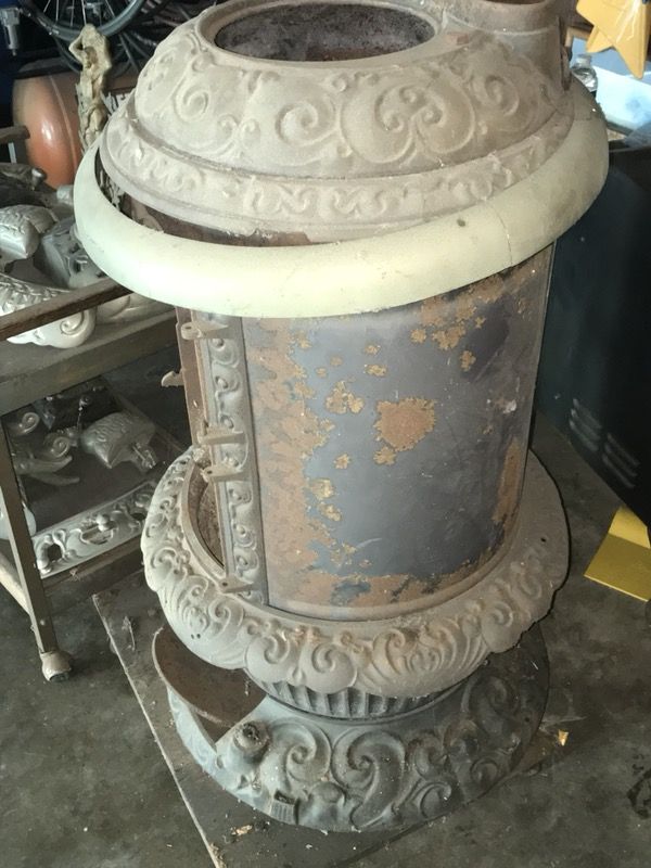 Round oak stove emodel size 18 for Sale in Long Beach, CA - OfferUp