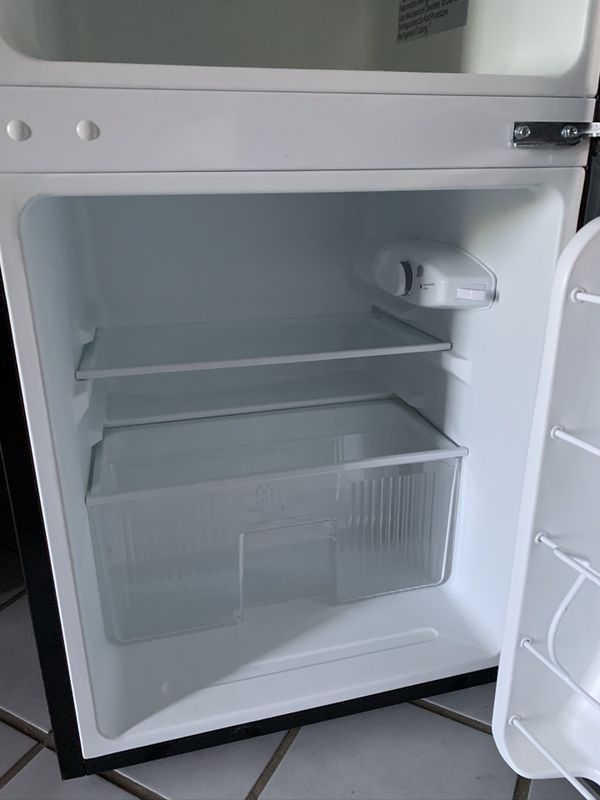 Kenmore 3.1 cu. ft. Mini Fridge with Top Freezer for Sale in Bristol