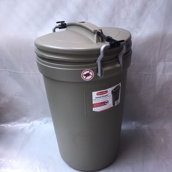 Rubbermaid animal stopper garbage can for Sale in Huntley, IL OfferUp