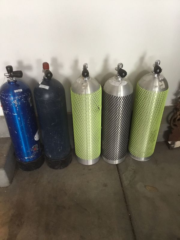 SCUBA TANKS 2 Steel 80 and 3 80 aluminum scuba tanks (out of hydro) for