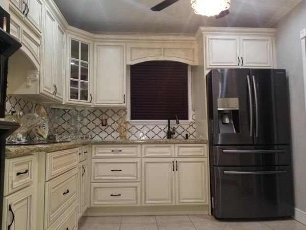 10x10 kitchen cabinets installed with granite tops for Sale in Delray Beach, FL - OfferUp