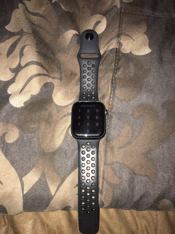 demo 44mm apple watch series 4