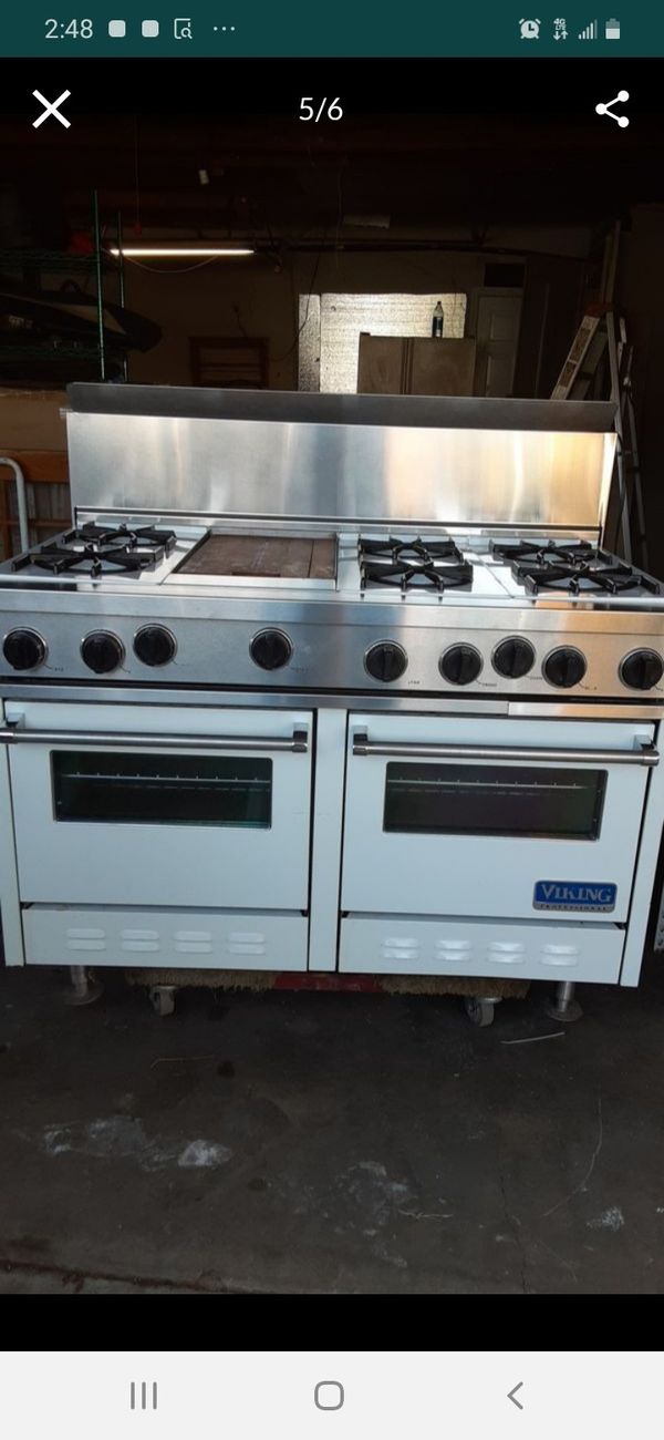 Viking pro series gas 6 burner/ dual stove and griddle for Sale in