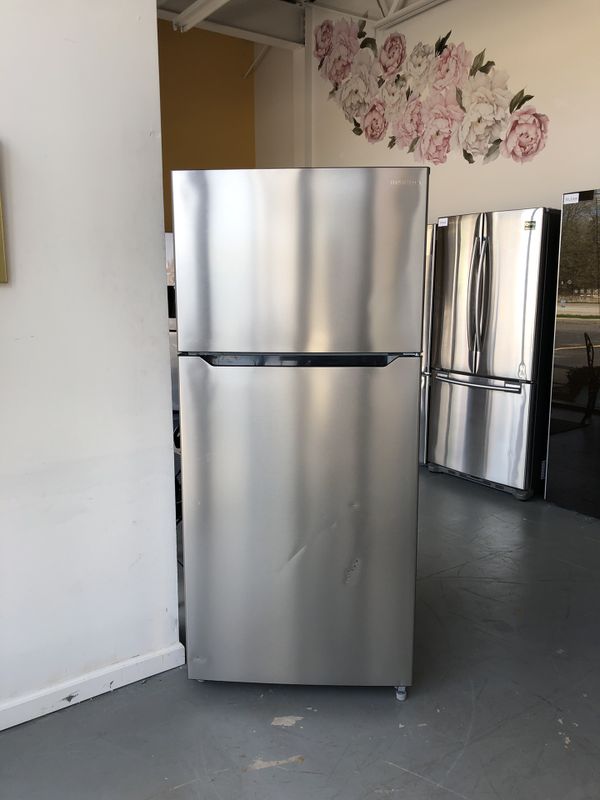 NEW Insignia 18 Cu. Ft. TopFreezer Refrigerator for Sale in Geneva, IL