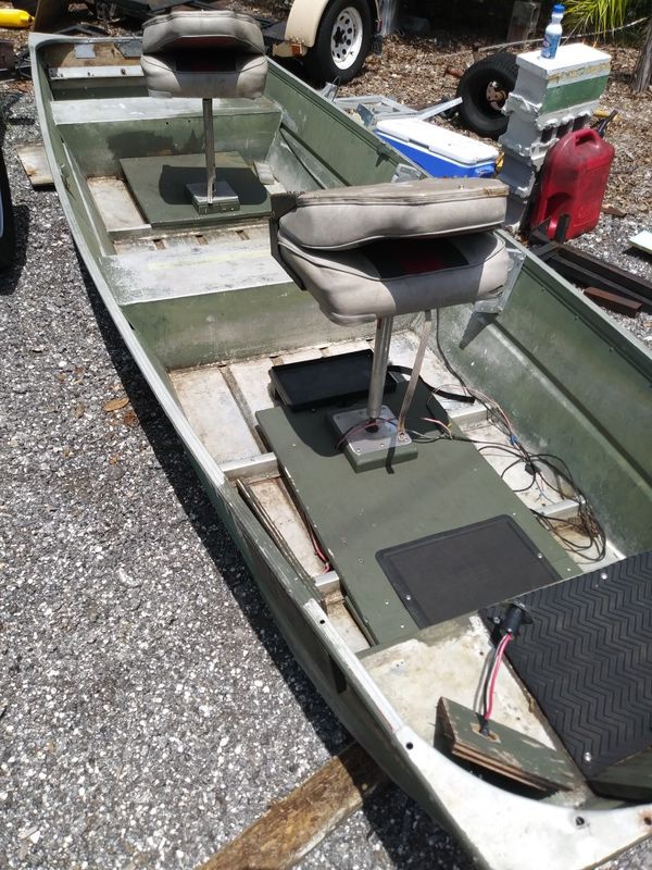 Jon boat alum 14 ft w seats for Sale in Brooksville, FL OfferUp