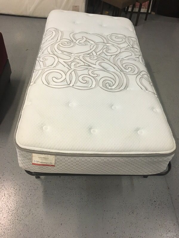 Twin size Sealy Posturepedic Kingman mattress for Sale in Auburn, WA