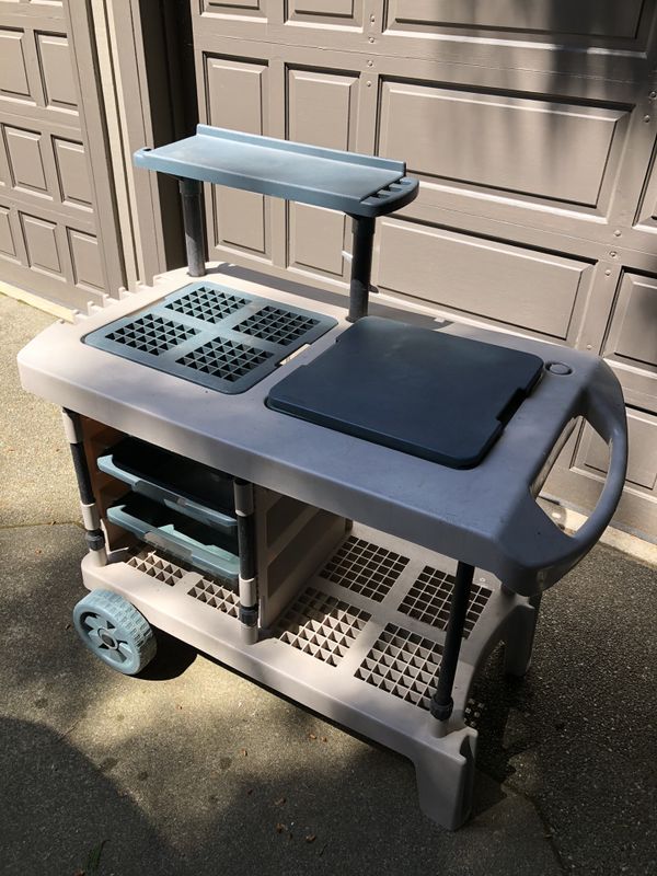 Garden Potting Bench, Rubbermaid for Sale in Cascade-Fairwood, WA - OfferUp