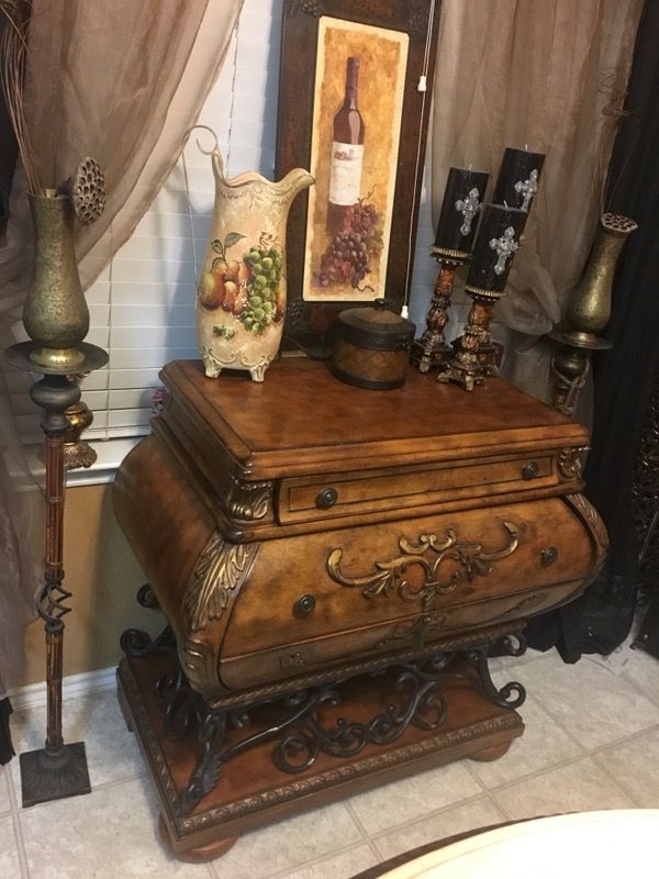 Beautiful ASHLEY Bombay Chest for Sale in Keller, TX OfferUp