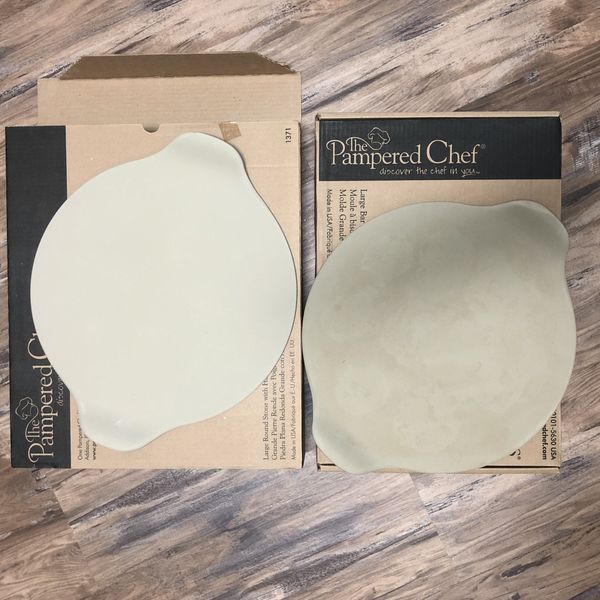 2 Large Pampered Chef Round Stone w/ Handles 15" Pizza Stoneware 1371 for Sale in Port St