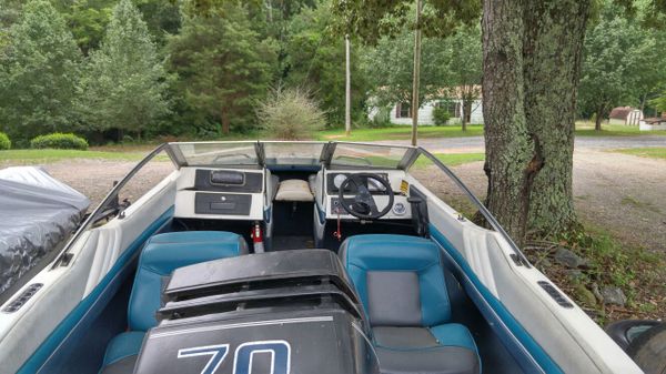 1991 Bayliner Capri 1700 17ft fish and ski and with 70hp outboard for