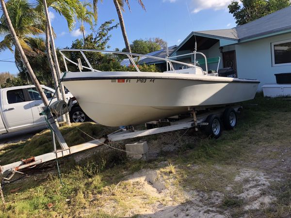 mako center console 19 foot, solid classic boat. for Sale in Key Largo ...