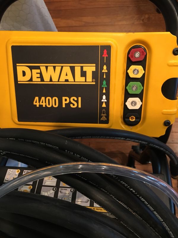 DEWALT DXPW4440 PRESSURE WASHER 4400 PSI 4.0 GPM DIRECT DRIVE for