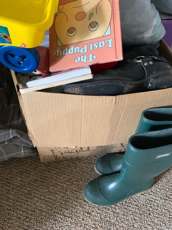 A box of random stuff for Sale in WA OfferUp