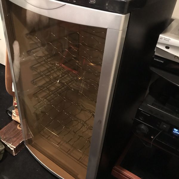 NEW HAIER DIGITAL 30 BOTTLE WINE COOLER for Sale in Columbus, OH OfferUp
