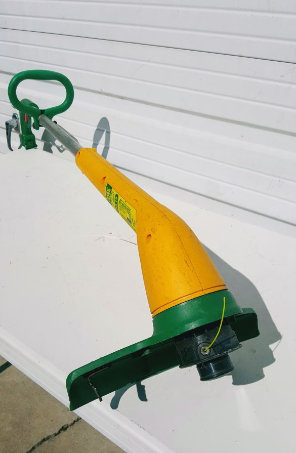 WEED EATER SnapNGo Model SG12 Electric Lawn Trimmer for Sale in