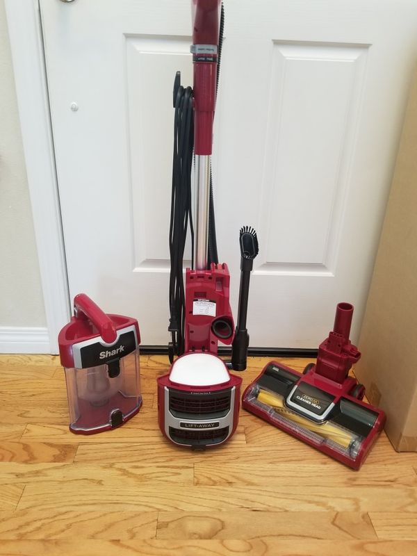 2020 SHARK LIFTAWAY ZERO M CLEAN HEAD VACUUM , WORKS EXCELLENT,, POWER
