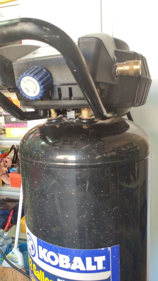 "KOBALT" 22 GAL , 1.3 HP , 155 PSI PORTABLE AIR COMPRESSOR , WORKS GOOD