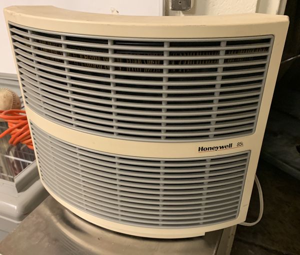 Honeywell model 85l air purifier for Sale in Sterling Heights, MI - OfferUp