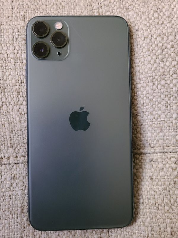 iPhone 11 Pro Max Green 64GB UNLOCKED for Sale in Lake Worth, FL - OfferUp