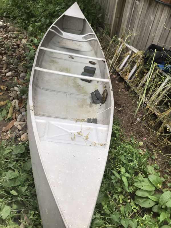 16ft Aluminum Grumman Canoe for Sale in Seattle, WA OfferUp