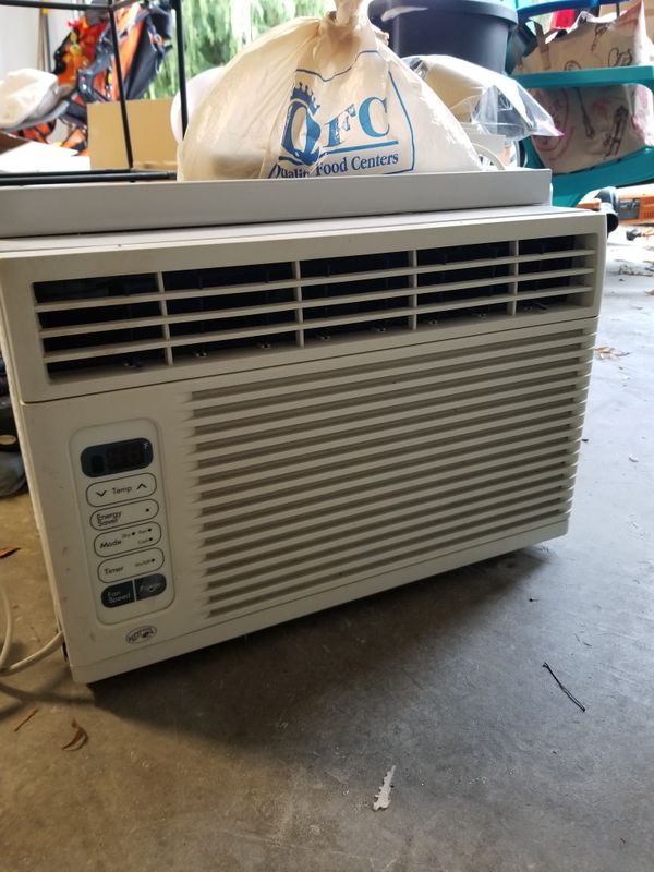 Hampton Bay 5200 BTU Window Air Conditioner for Sale in Mill Creek, WA