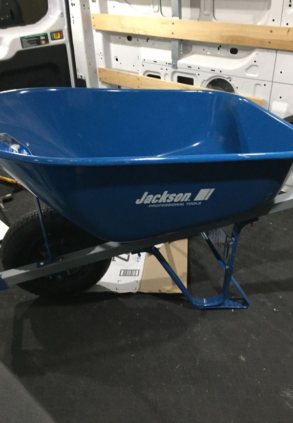 Wheelbarrow Jackson Retails for 160 Selling for 60 for Sale in Los