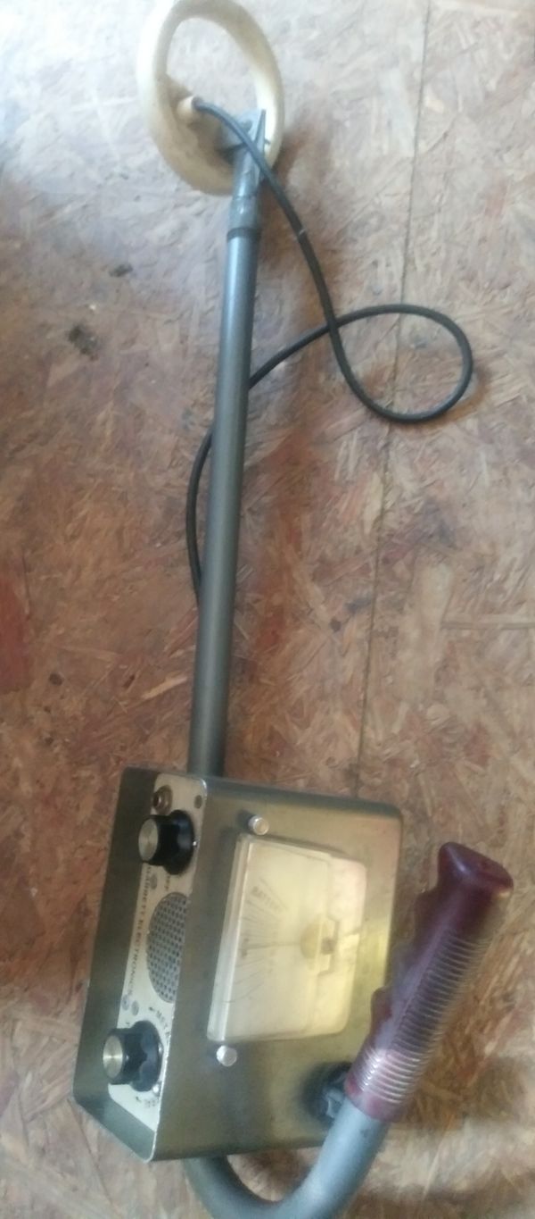 Vintage Garrett Electronics Metal Detector for Sale in Wichita, KS