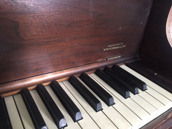 ww kimball baby grand piano