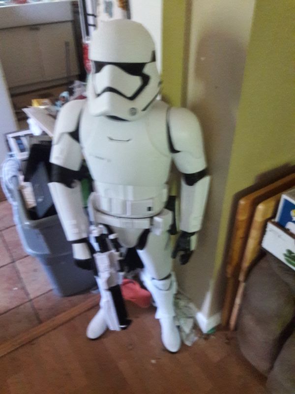 4ish foot tall Stormtrooper star wars 2015 jakks for Sale in Oregon ...