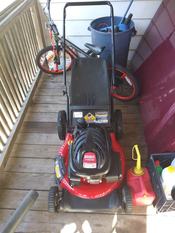 Huskee 21 inch push mower for sale for Sale in Jamestown, NY OfferUp