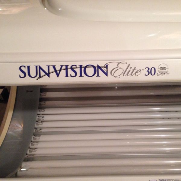 Sunvision Elite 30 (Wolff Tanning Bed for Sale in
