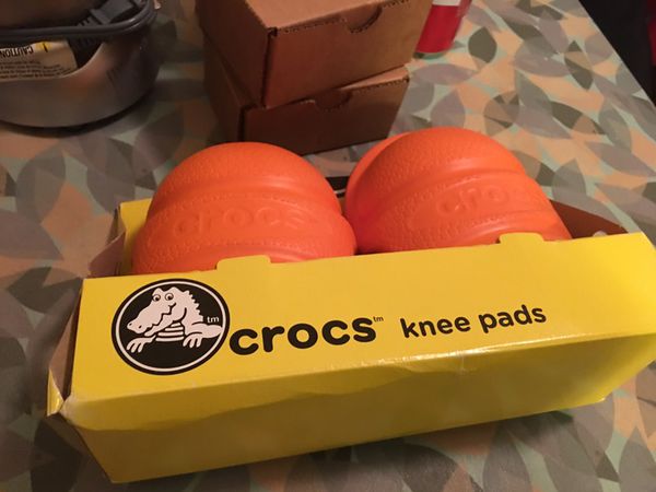 Brand new crocs knee pads very comfortable for Sale in Garden Grove, CA