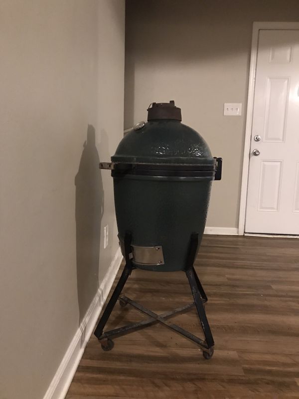 Medium Green egg grill for Sale in Charlotte, NC OfferUp