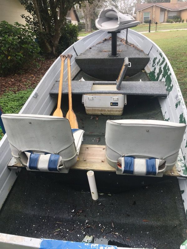 12ft v hull jon boat with 50lb thrust trolling motor and 