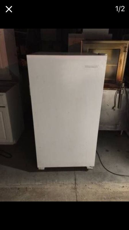 12 Cubic Feet Upright Freezer Works Great For Sale In Milford Oh Offerup