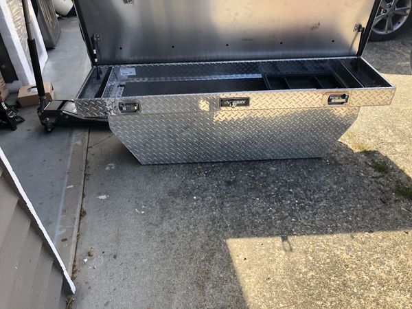 Husky tool box full size truck for Sale in Everett, WA - OfferUp