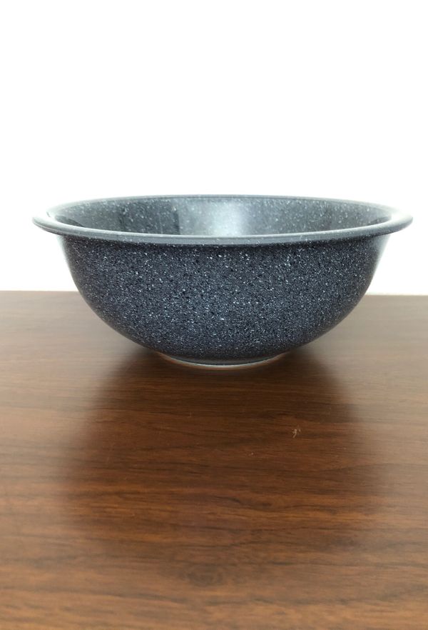 gray mixing bowls