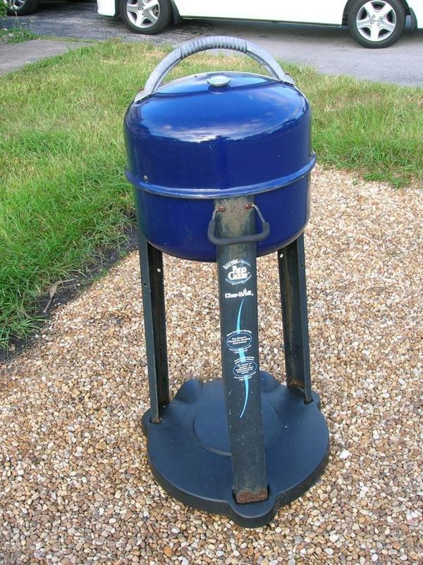 Small CharBroil Patio Caddie Charcoal Burner BBQ Barbecue Smoker