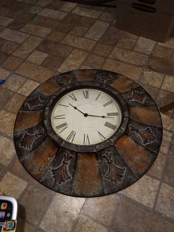 24" Edinburgh Clock Works Co London England, Metal Edges for Sale in
