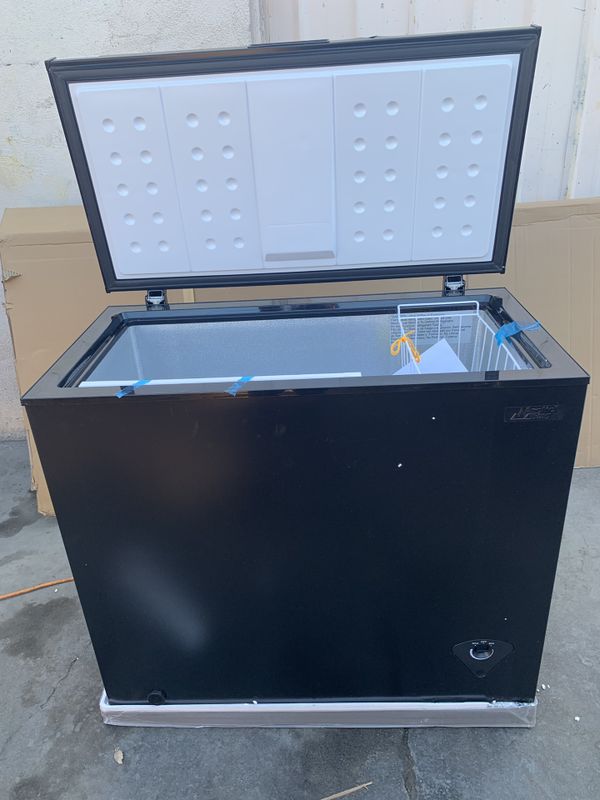 Arctic King chest Freezer 0.7Cu.Ft for Sale in Compton, CA - OfferUp