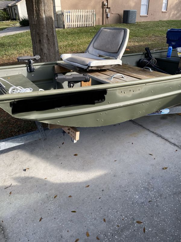 12 ft Alumacraft jon boat for Sale in Clermont, FL - OfferUp