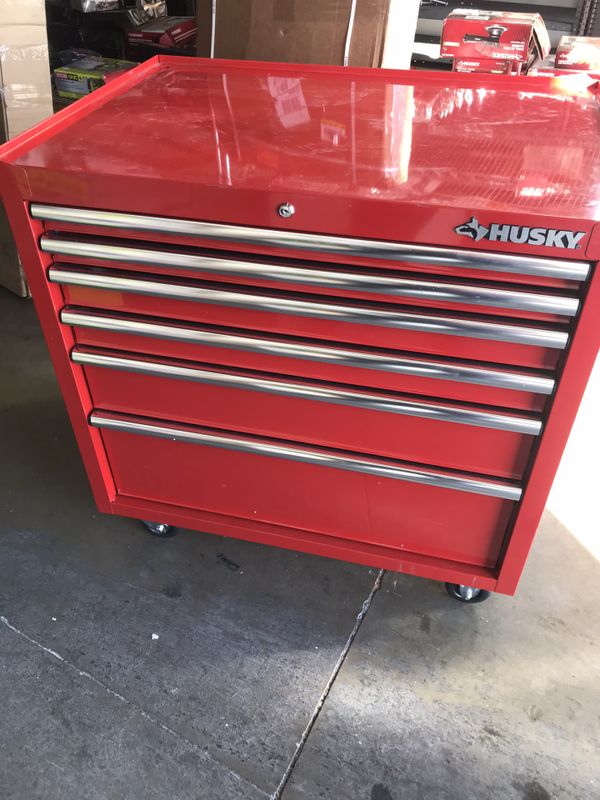 Husky 36 in. W 6Drawer, Deep Tool Chest in Gloss Red for Sale in Temple City, CA OfferUp